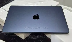 New Laptop Apple MacBook Air 2022 M2 8GB Apple M2 SSD 256GB
