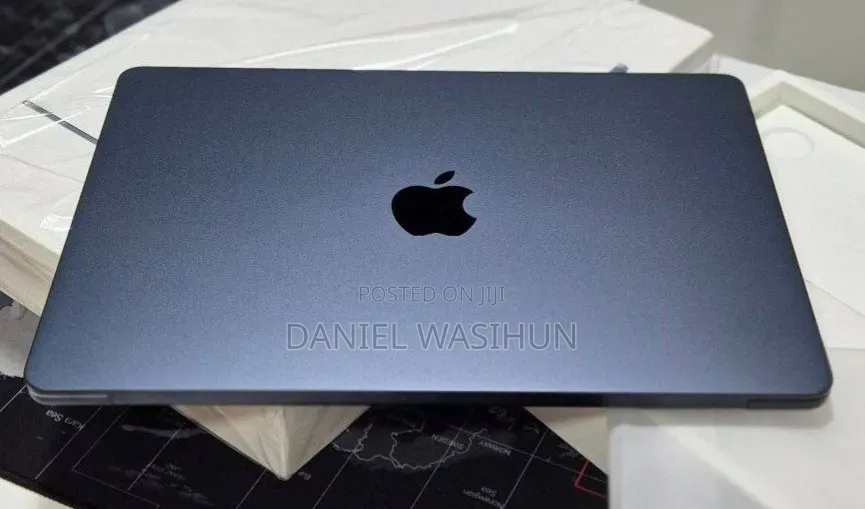 New Laptop Apple MacBook Air 2022 M2 8GB Apple M2 SSD 256GB