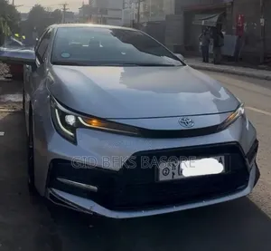 Toyota Corolla 2022 Silver