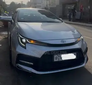 Toyota Corolla 2022 Silver