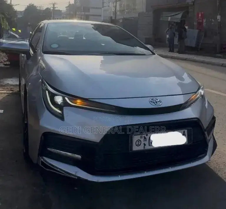 Toyota Corolla 2022 Silver