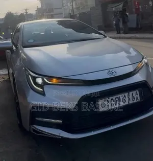 Toyota Corolla 2022 Silver