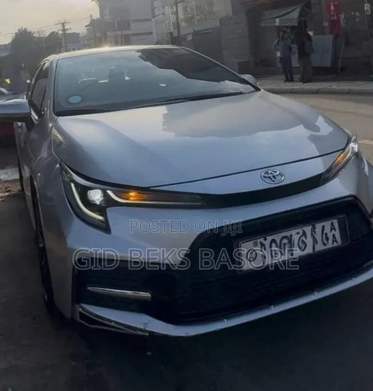 Toyota Corolla 2022 Silver