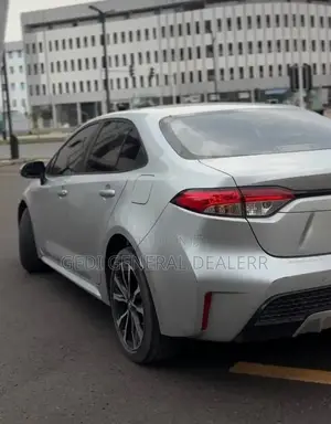 Toyota Corolla 2022 Silver