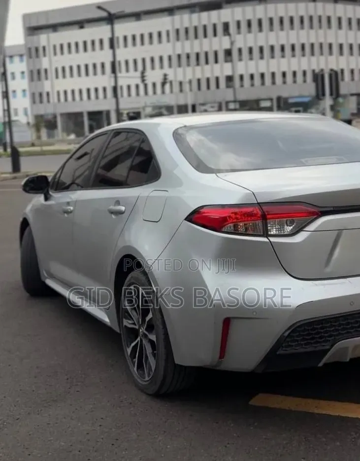 Toyota Corolla 2022 Silver