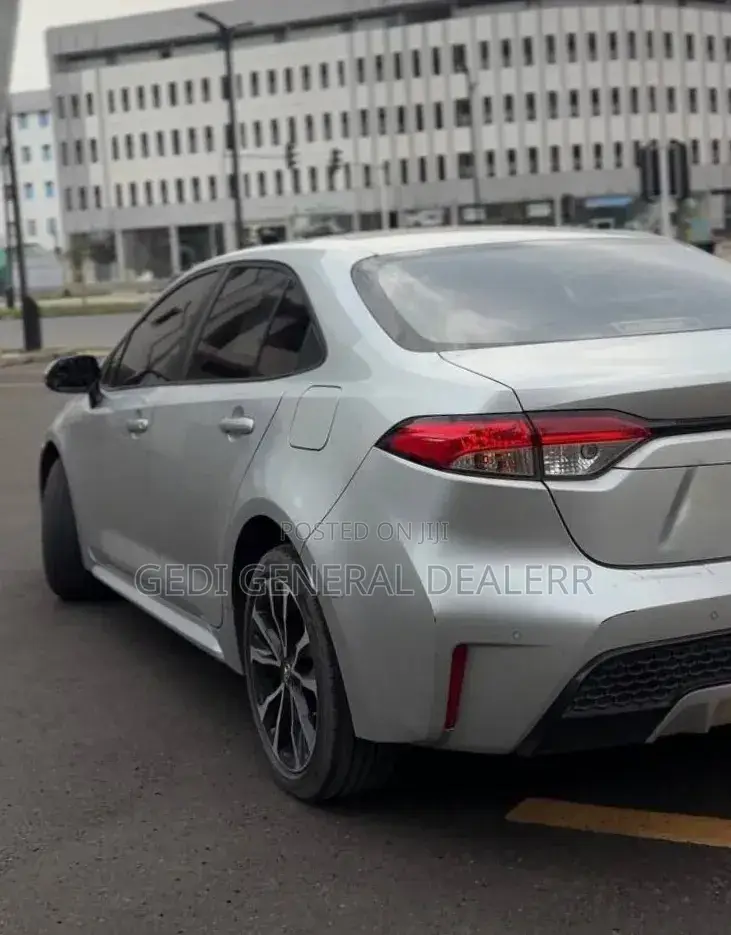 Toyota Corolla 2022 Silver