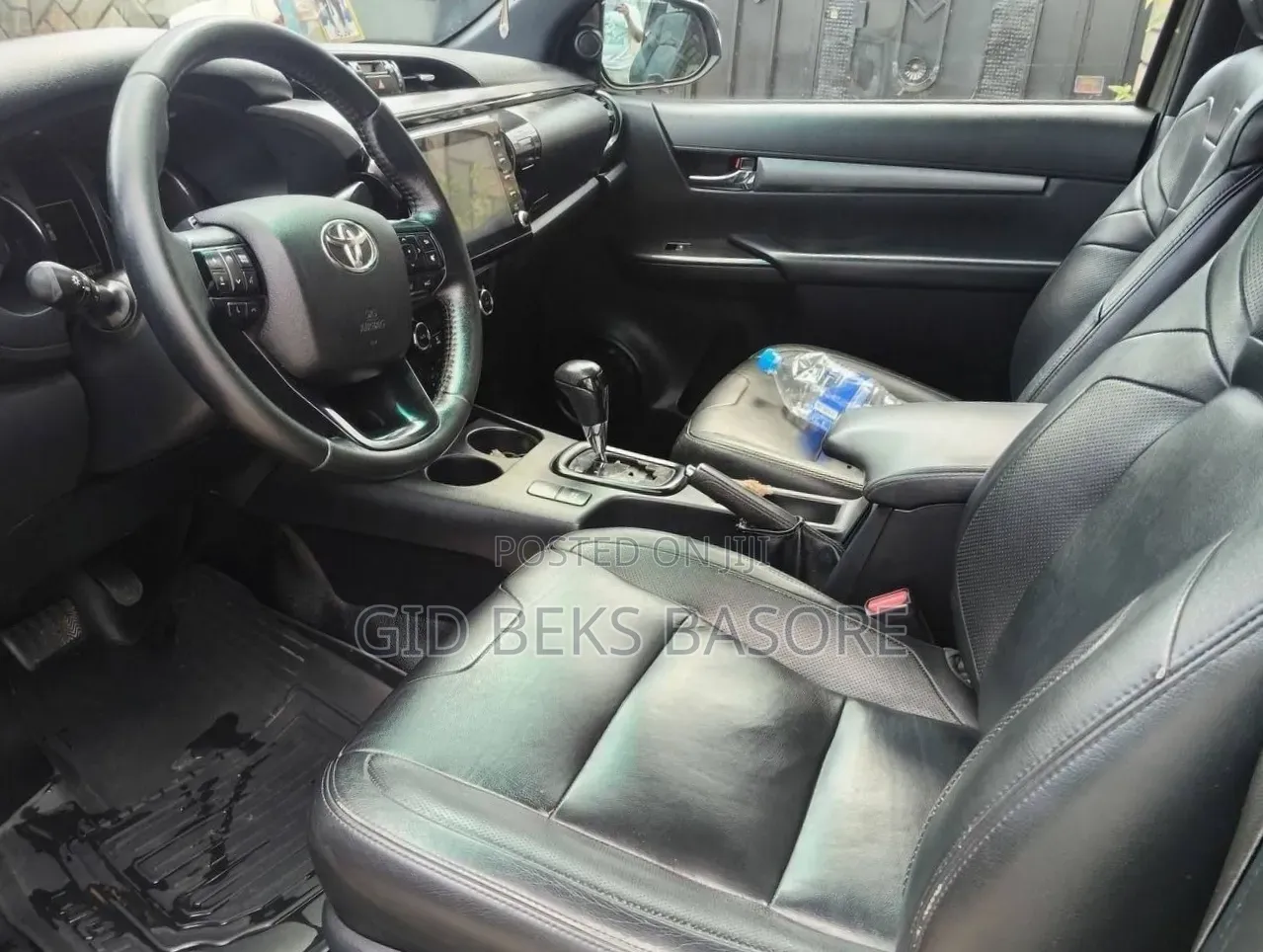 Toyota Hilux 2022 Gray