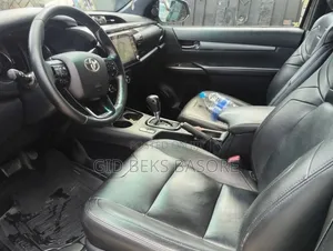 Toyota Hilux 2022 Gray