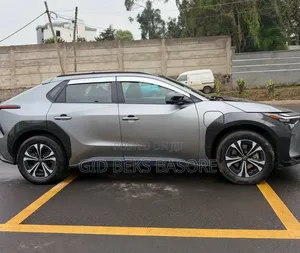 Toyota bZ4X 71.4 kWh AWD 2023 Gray