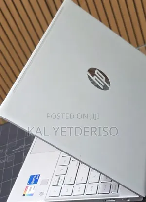 New Laptop HP Pavilion 13 8GB Intel Core i5 SSD 512GB