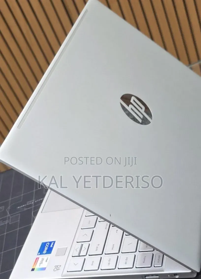 New Laptop HP Pavilion 13 8GB Intel Core i5 SSD 512GB