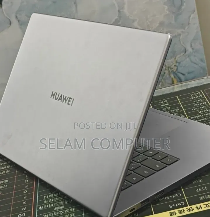 New Laptop Huawei MateBook 13 WRT-W19E 16GB Intel Core i3 SSD 512GB