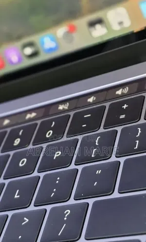New Laptop Apple MacBook Pro 2019 16GB Intel Core i5 SSD 512GB