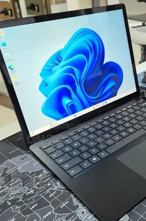 New Laptop Microsoft Surface Laptop 3 16GB Intel Core i7 SSD 512GB