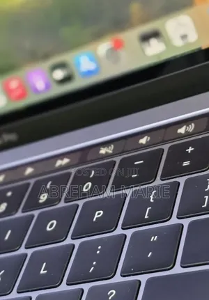 New Laptop Apple MacBook Pro 2019 16GB Intel Core i5 SSD 512GB