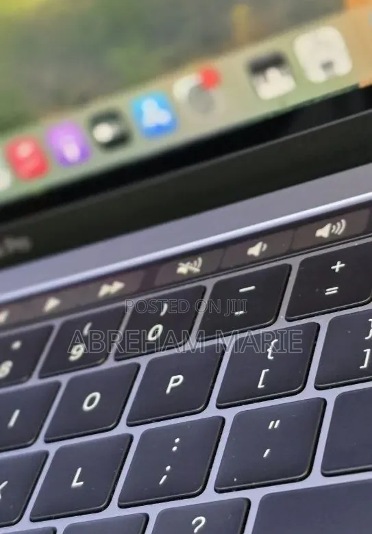 New Laptop Apple MacBook Pro 2019 16GB Intel Core i5 SSD 512GB