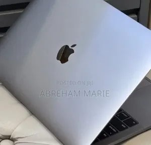 New Laptop Apple MacBook Pro 2019 16GB Intel Core i5 SSD 512GB
