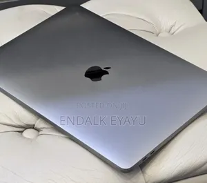 New Laptop Apple MacBook Pro 2019 16GB Intel Core i7 SSD 512GB