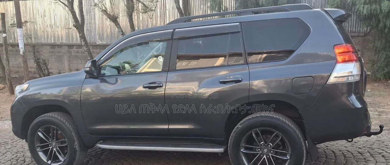 Toyota Land Cruiser Prado 2012 Matt Black