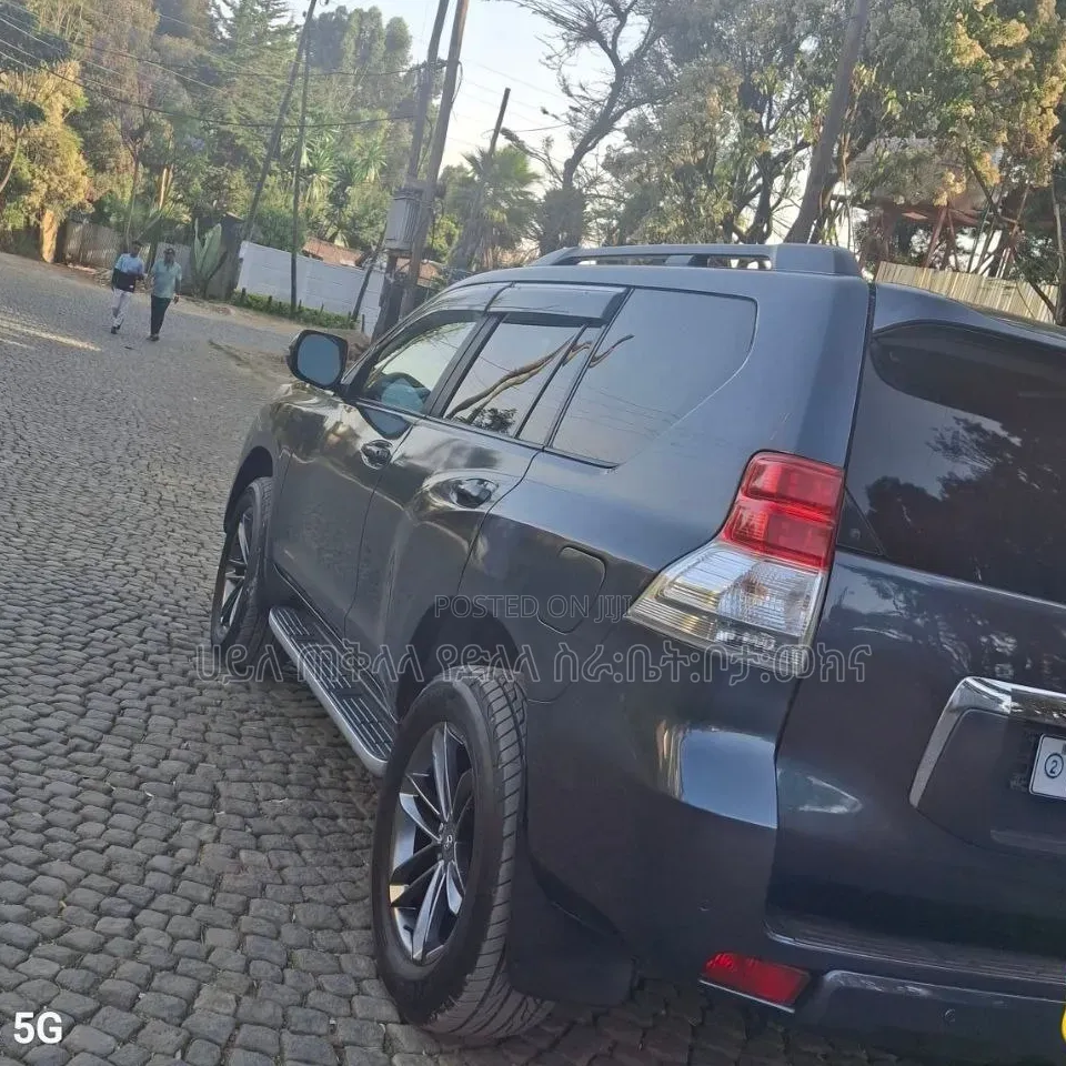 Toyota Land Cruiser Prado 2012 Matt Black