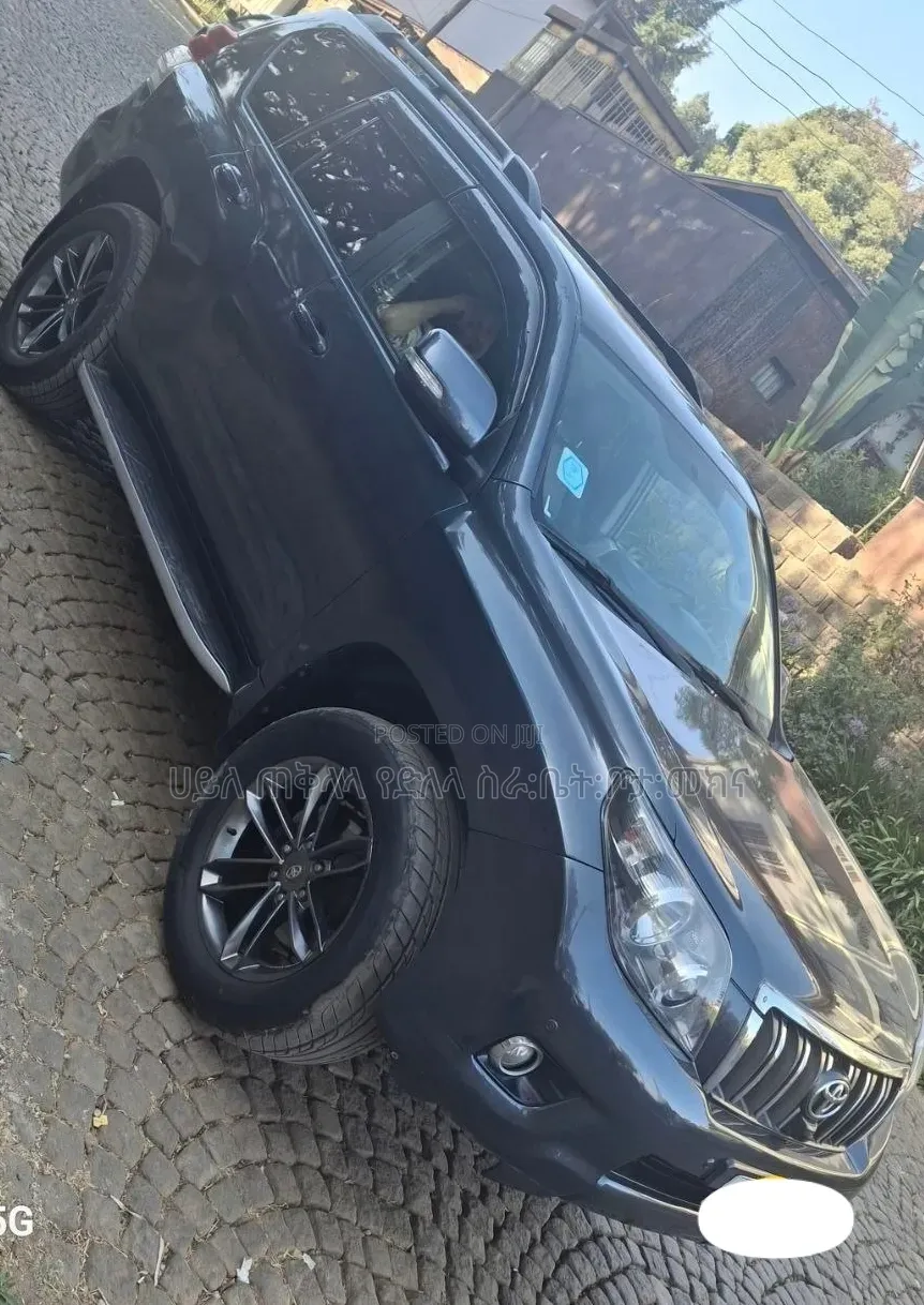 Toyota Land Cruiser Prado 2012 Matt Black
