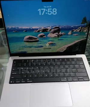 New Laptop Apple MacBook Pro 2025 M5 16GB Apple M5 SSD 512GB