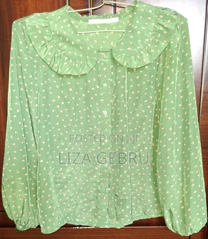 Used Like New Shirt. Size S,m.