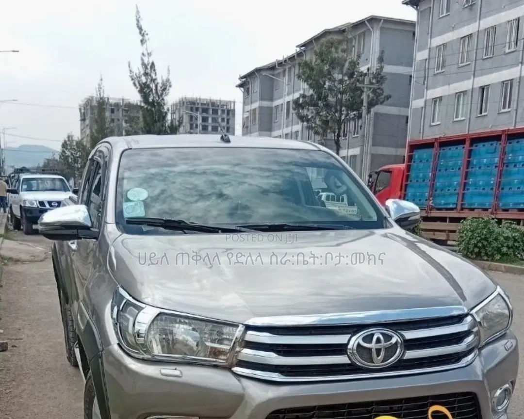 Toyota Hilux 2017 Purple