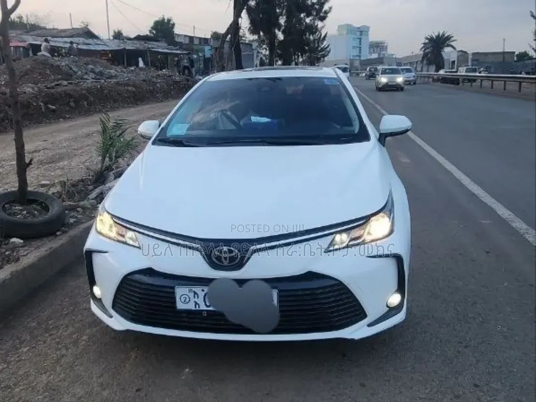 Toyota Corolla 2022 White