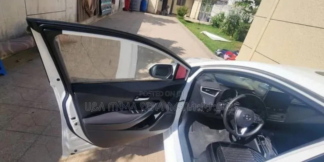 Toyota Corolla 2022 White