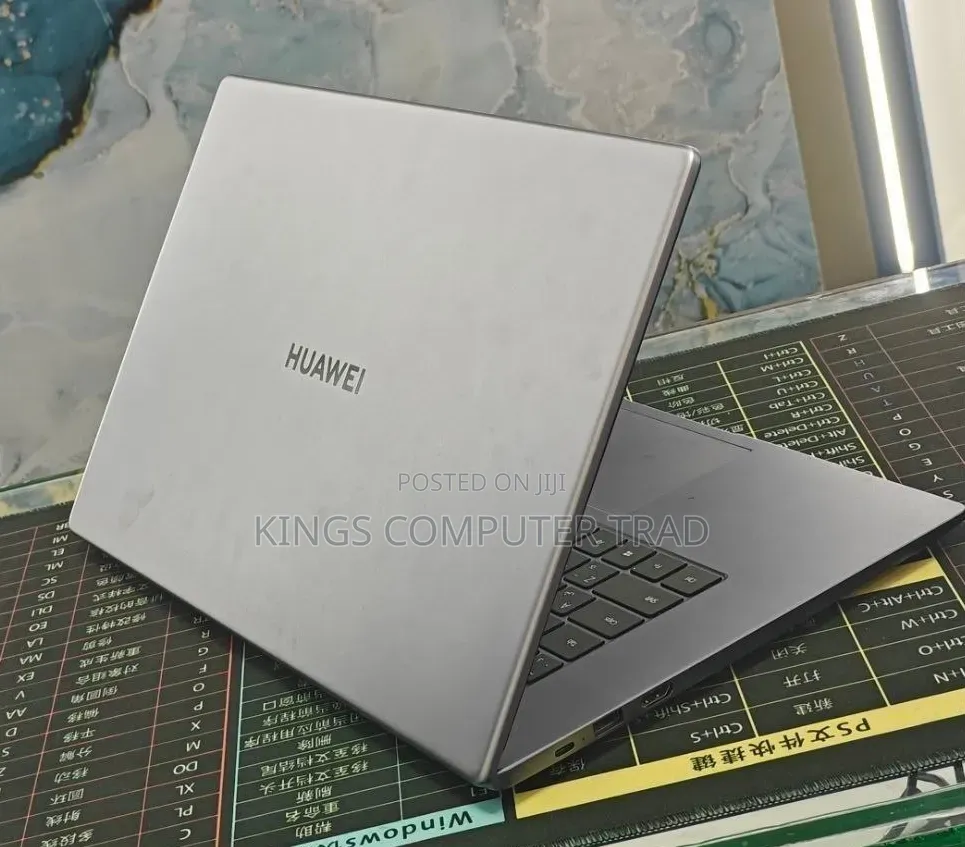 New Laptop Huawei 8GB Intel Core 3 SSD 256GB