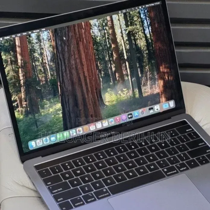 New Laptop Apple MacBook Pro 2019 16GB Intel Core i7 SSD 512GB