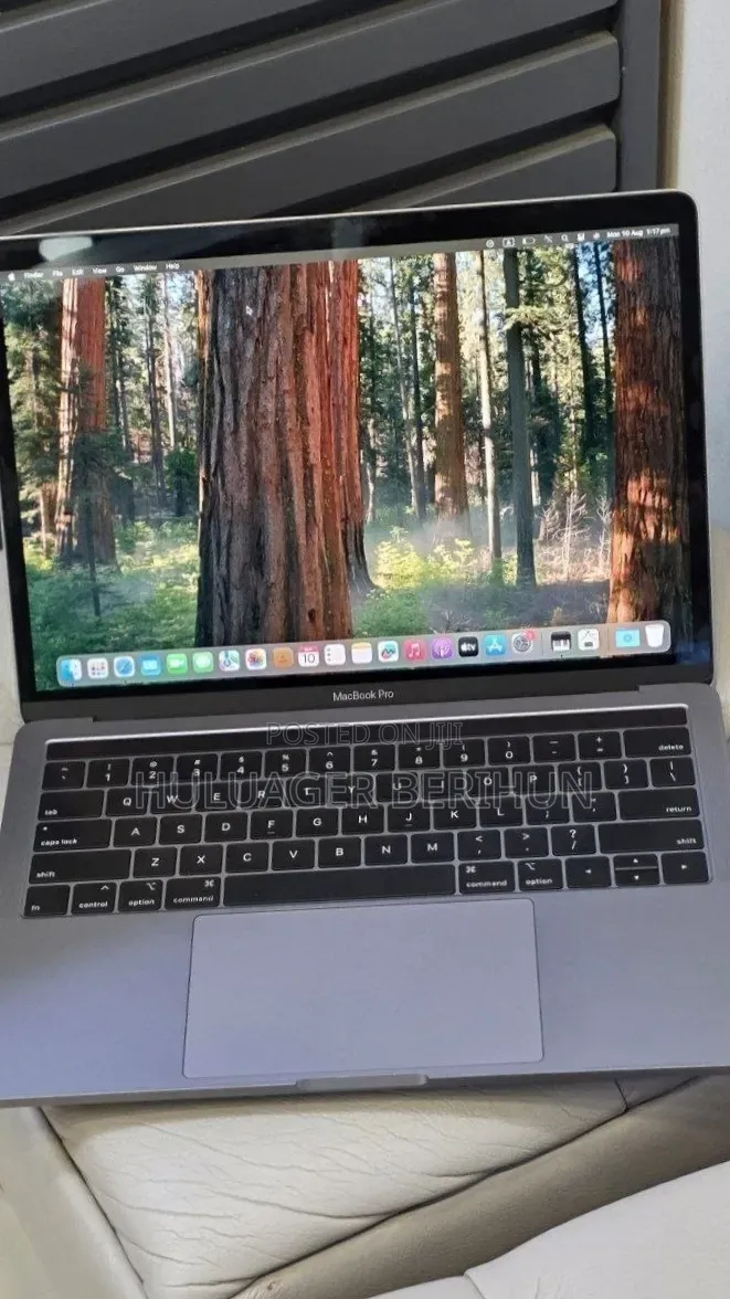 New Laptop Apple MacBook Pro 2019 16GB Intel Core i7 SSD 512GB
