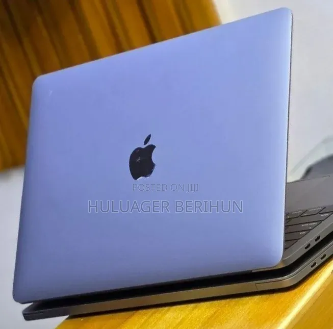 New Laptop Apple MacBook Pro 2019 16GB Intel Core i7 SSD 512GB