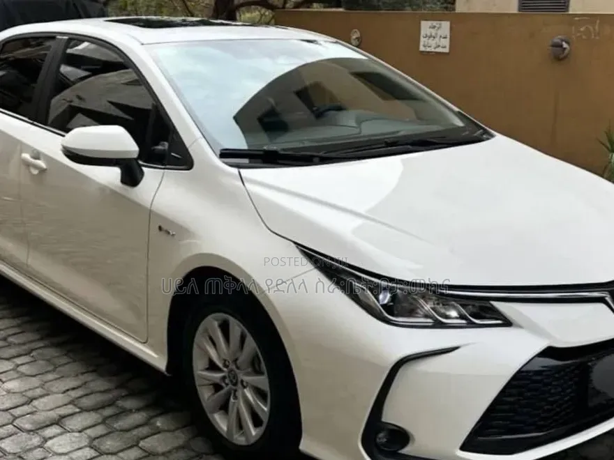 Toyota Corolla 2022 White