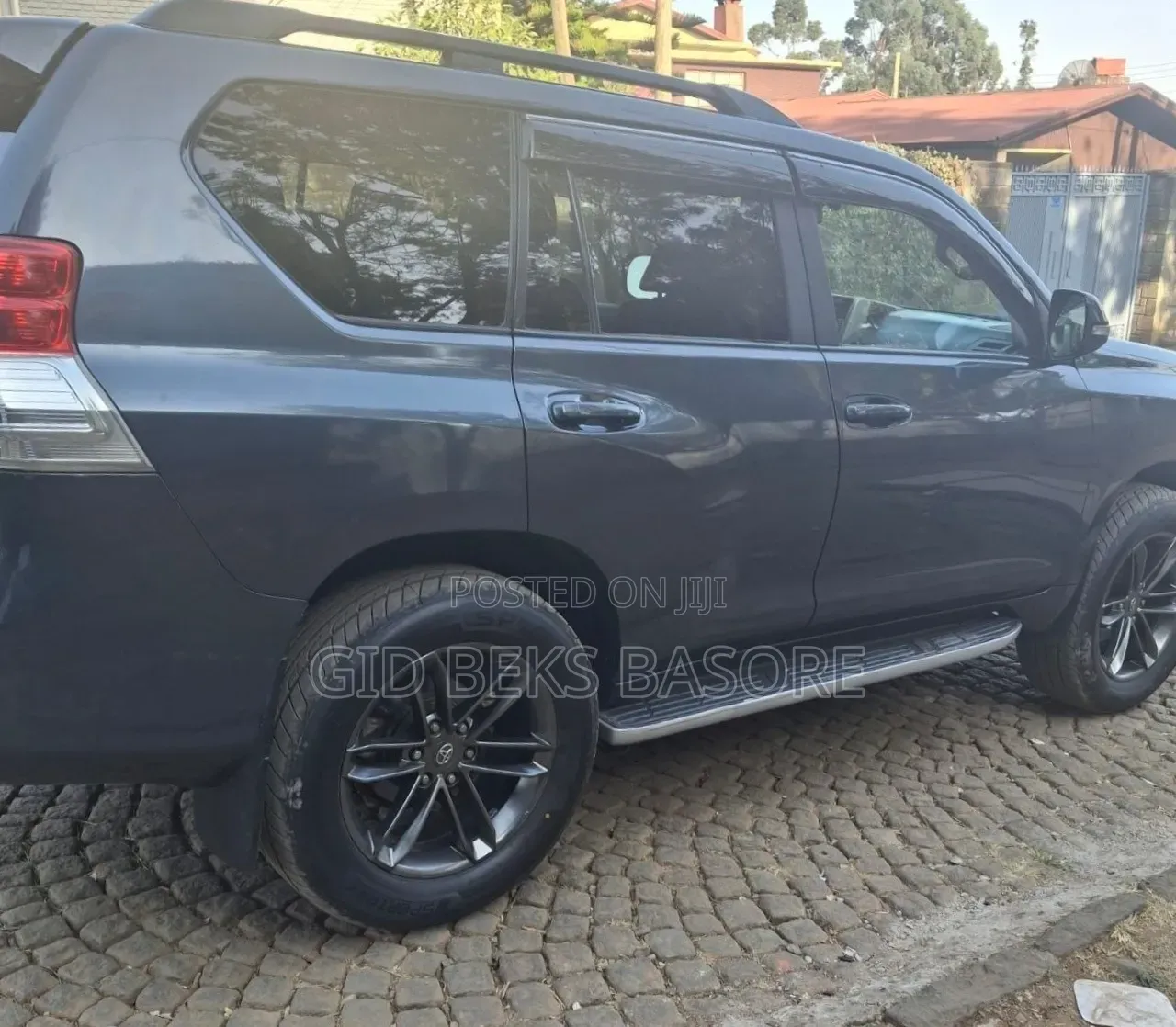 Toyota Land Cruiser Prado 2012 Gray