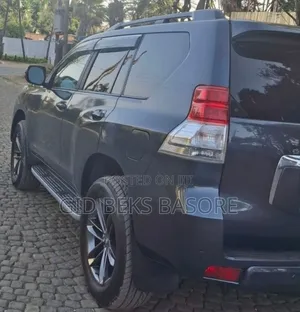 Toyota Land Cruiser Prado 2012 Gray