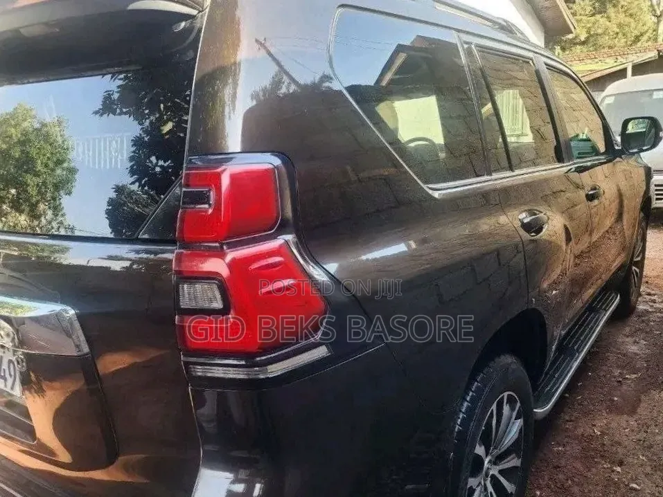 Toyota Land Cruiser Prado 2018 Brown