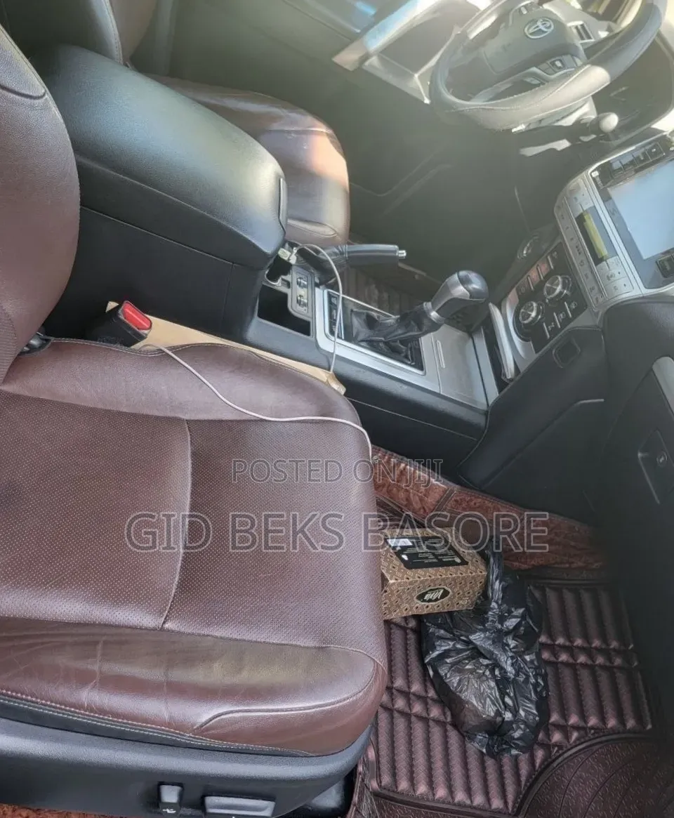 Toyota Land Cruiser Prado 2018 Brown