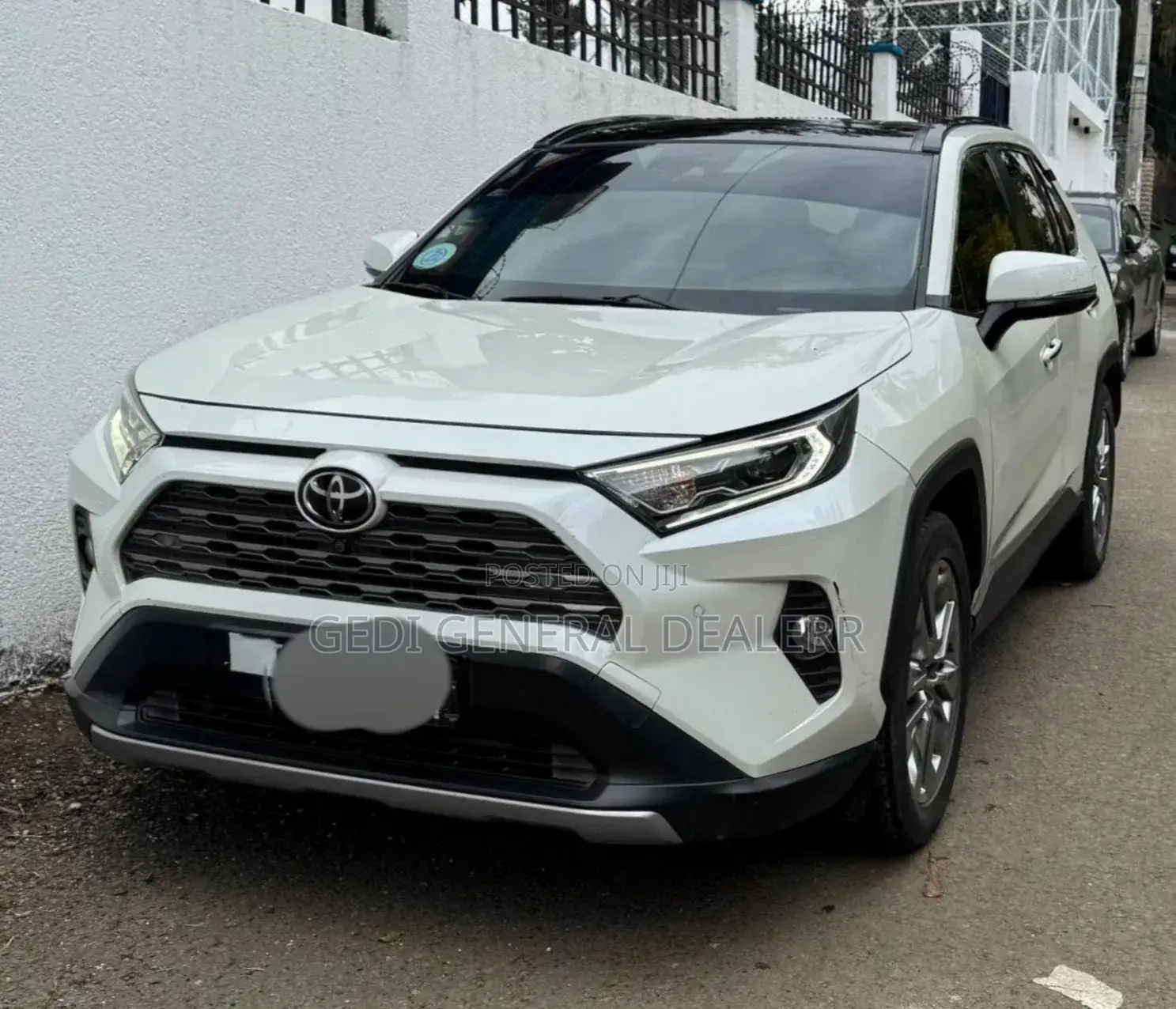 Toyota RAV4 2021 White