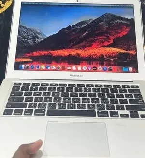 New Laptop Apple MacBook Air 2017 8GB Intel Core i5 SSD 128GB