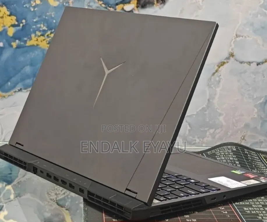 New Laptop Lenovo Legion 9 16GB AMD Ryzen 7 SSD 512GB