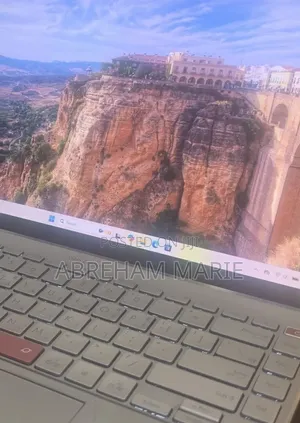 New Laptop Asus Zenbook 14 OLED 16GB Intel Core i7 SSD 512GB