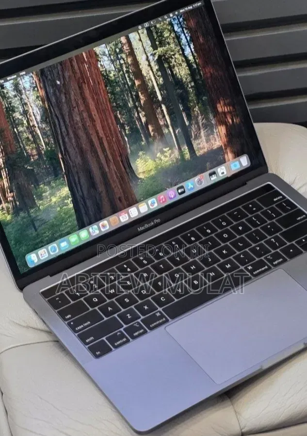 New Laptop Apple MacBook Pro 2019 16GB Intel Core i7 SSD 512GB