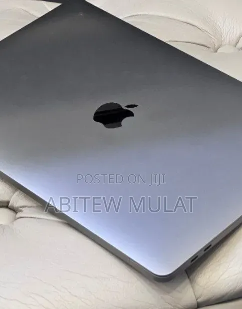 New Laptop Apple MacBook Pro 2019 16GB Intel Core i7 SSD 512GB