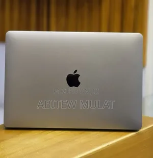New Laptop Apple MacBook Pro 2019 16GB Intel Core i7 SSD 256GB