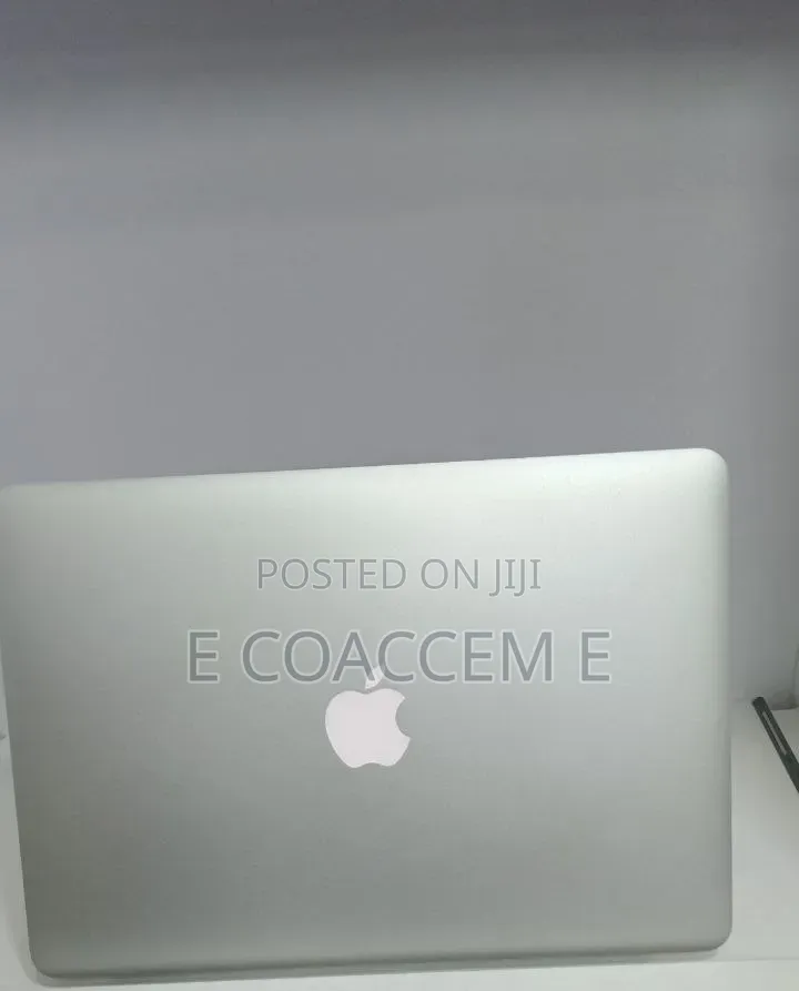 New Laptop Apple MacBook 8GB Intel Core i5 SSD 128GB