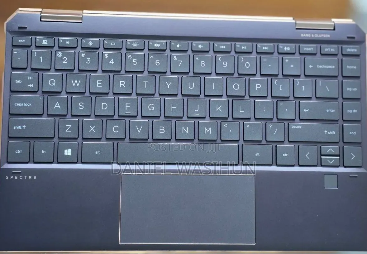 New Laptop HP Spectra 13 16GB Intel Core i7 SSD 1T