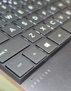 New Laptop HP Spectra 13 16GB Intel Core i7 SSD 1T