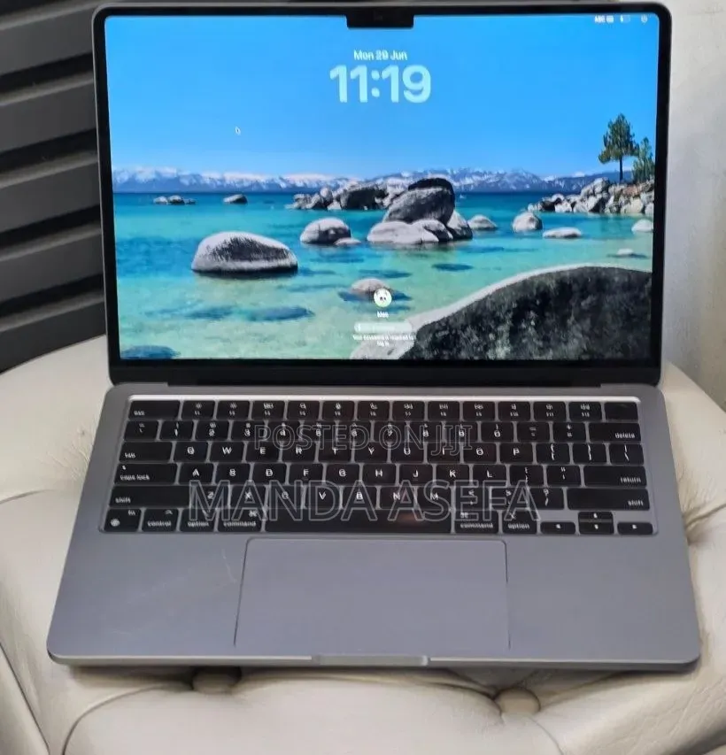 New Laptop Apple MacBook Air 2022 M2 8GB Apple M2 SSD 256GB
